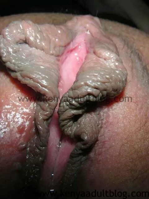 Kenyan Curvy Pussy Lips Close Up!