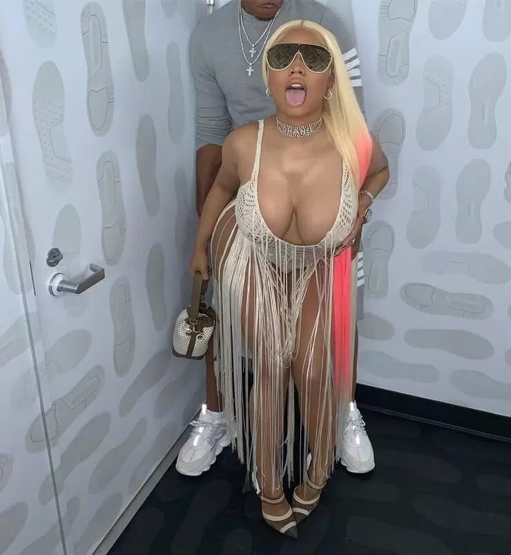 Nicki Minaj Flashing Boobs