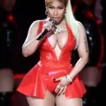 nicki-minaj-cleavage