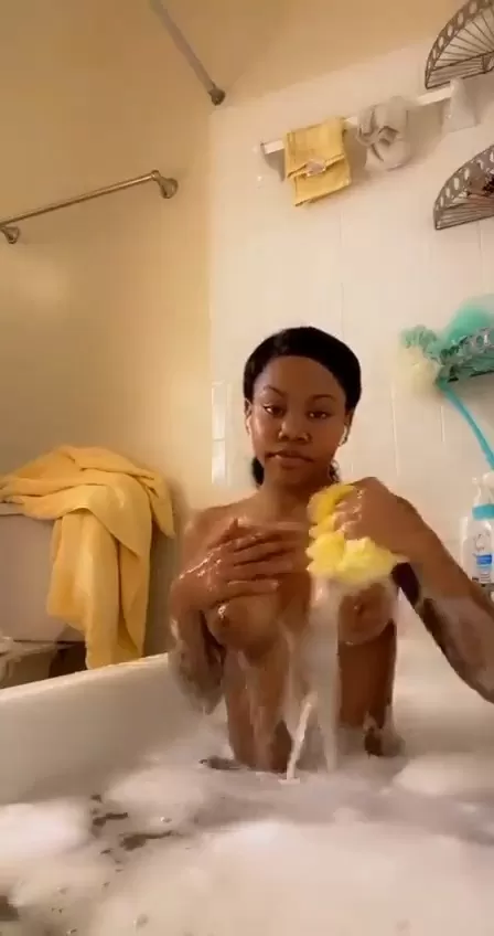 Watch Ebony Washing Boobs in Bathtub Seductively Video Here