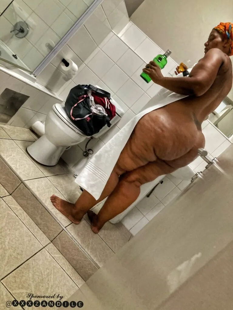 SA BBW Naked in the Bathroom